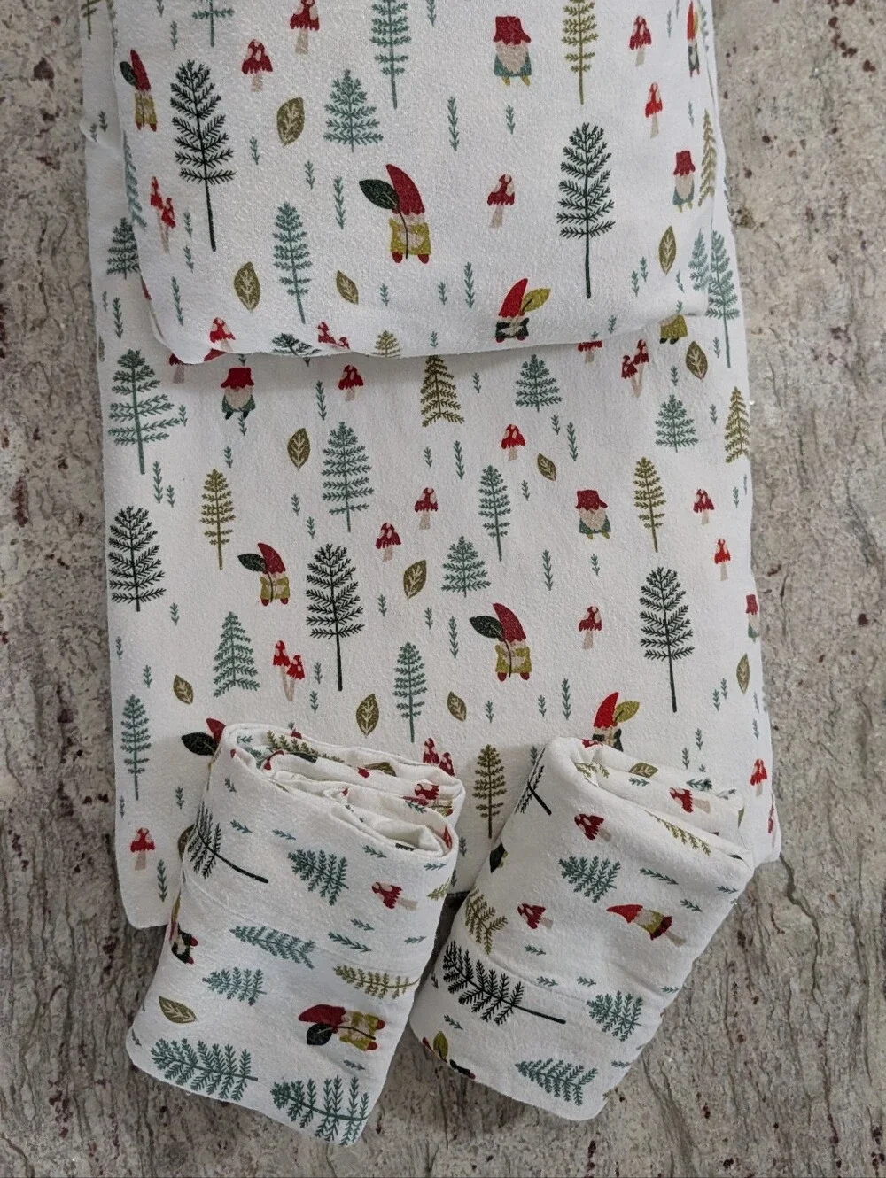 Cuddle Duds Flannel Queen Sheet Set GNOMES 4PC Soft & Cozy Barely Used Mushroom